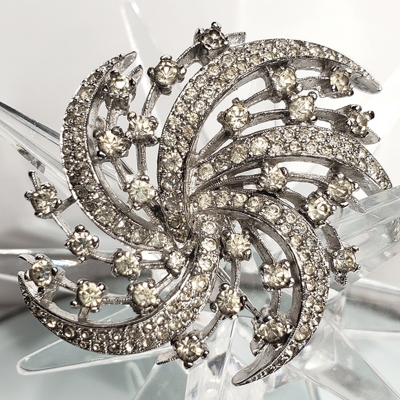 Spectacular Sparkling PANETTA Vintage Starburst Brooch - Picture 2 of 6